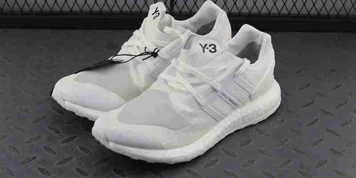 Adidas Y-3是前衛時尚與運動風格的創新之作