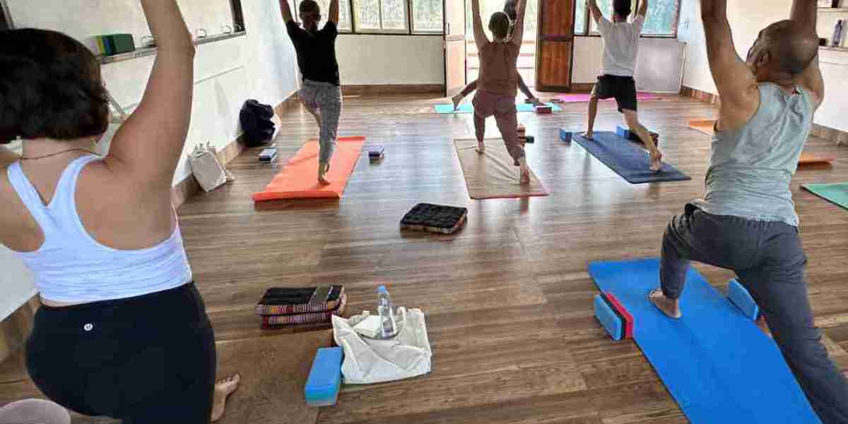 100 Hours Yoga Teacher Training in Rishikesh