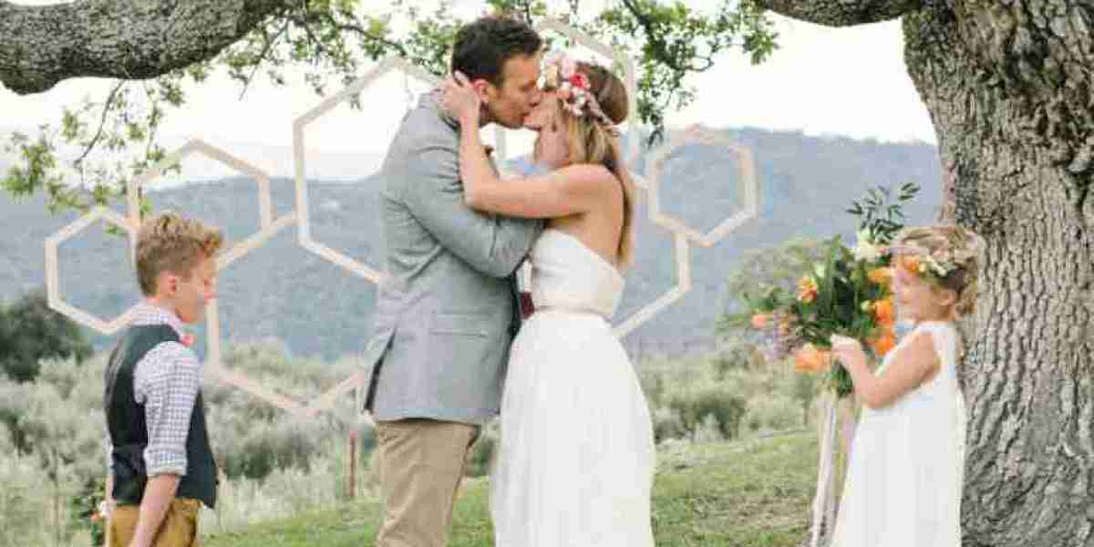 Vow Renewal in Las Vegas: A Glamorous Way to Celebrate Your Love