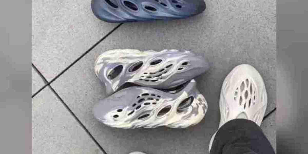 Yeezy 風靡全球：探索 Adidas Yeezy 椰子鞋的獨特魅力