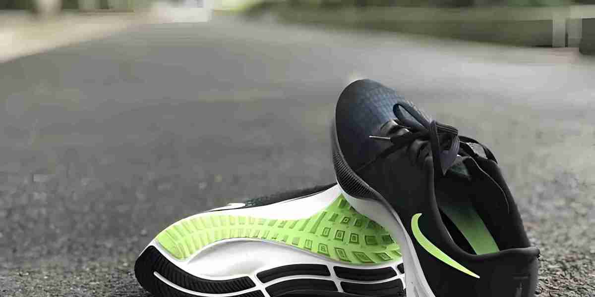 Nike Zoom Fly系列全面評論：探索每一款的卓越性能與獨特設計